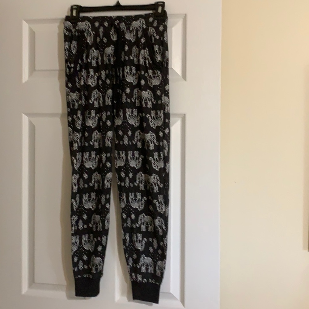 JACLYN  INTMATES pajama bottom. Size Small  Elephant print, Size Small